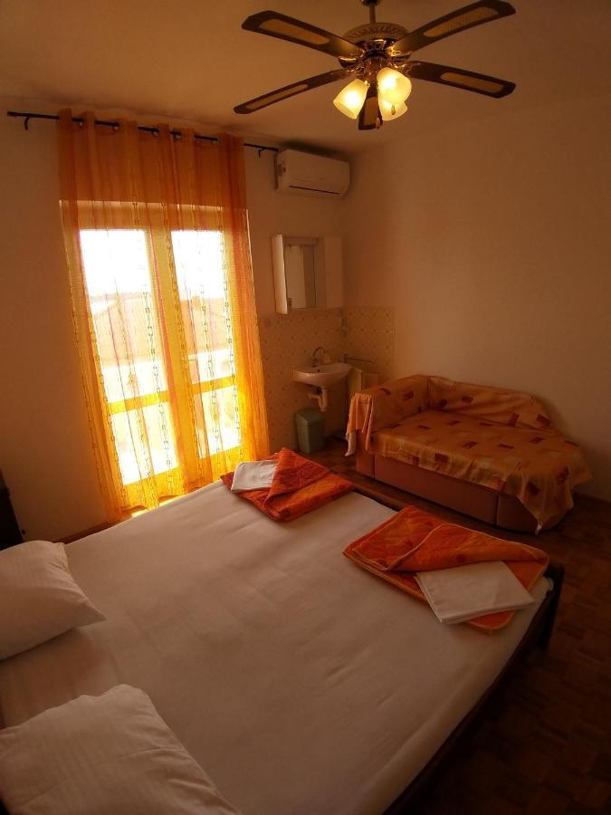 Balen Guest House Rab Town Eksteriør billede